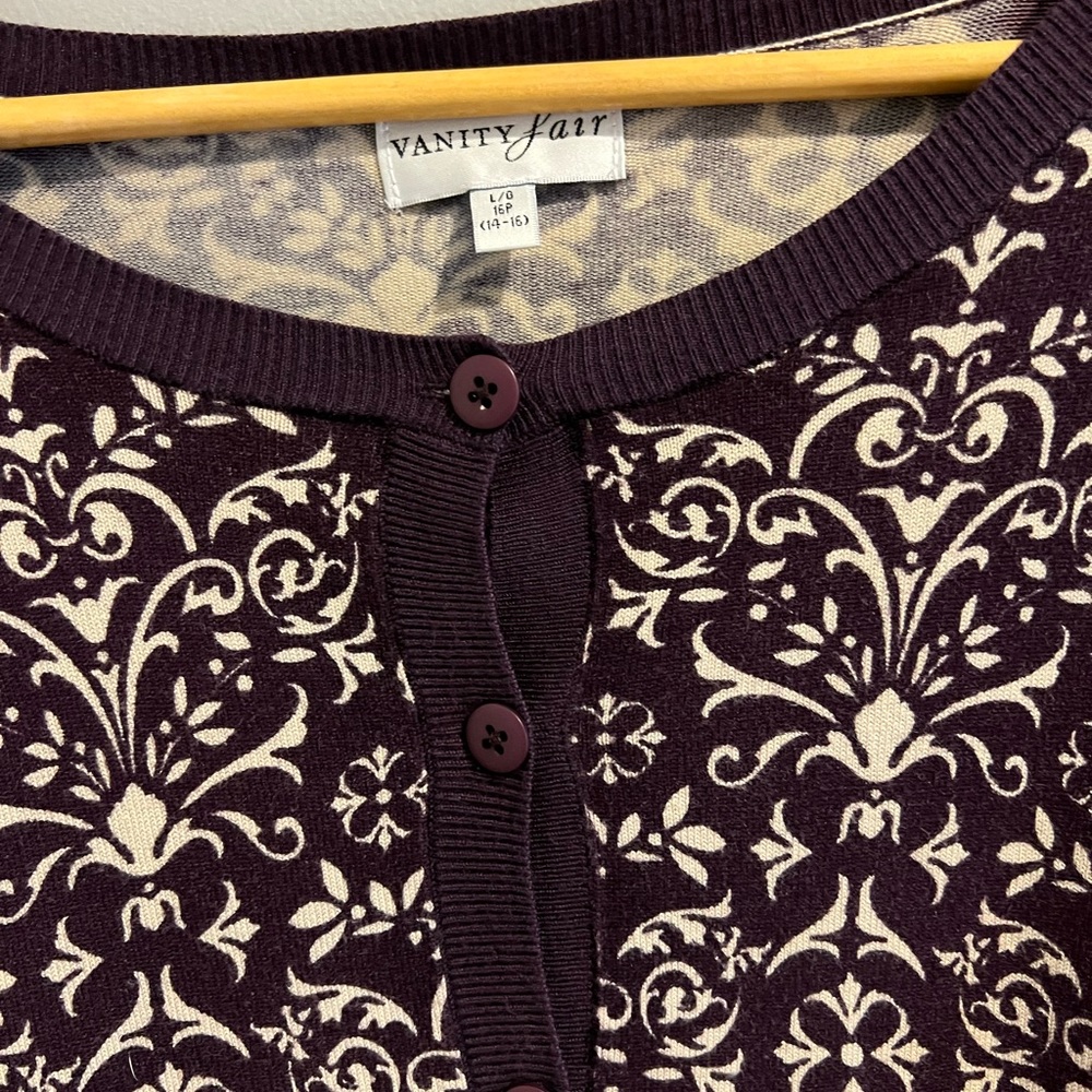 CARDIGAN (L) - Picture 2 of 12